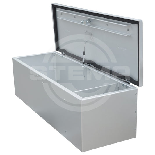 STEMA Deichselbox ALU aus Aluminium, 67,5 Liter, geöffnet