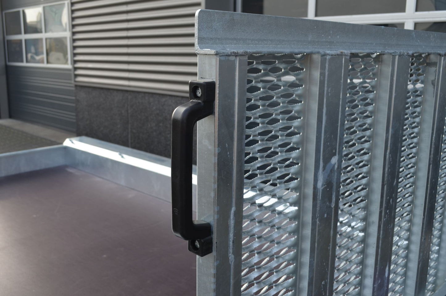 Baumaschinenanhänger 3.000 kg zwei Achsen von VLEMMIX - Nutzmaß (L × B): 400 × 150 cm