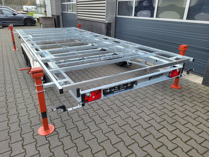 Wechselpritscheanhänger 3.500 kg drei Achser von VLEMMIX - Nutzmaß (L × B): 600 x 245 cm